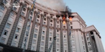 Есть подтверждение: оккупанты ударили по зданию Кабмина. ФОТО