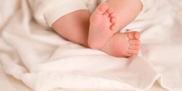 В Одессе женщина выбросила новорожденного ребенка из окна общежития