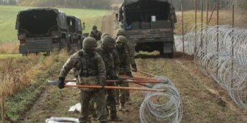 Польша усиливает оборону: 40 тысяч солдат станут вдоль границы с Беларусью