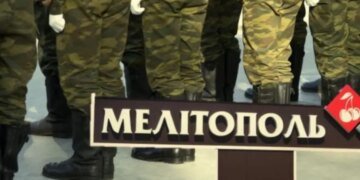 В оккупированном Мелитополе Россия принудительно гонит людей в военкоматы, – ЦПД