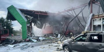 Оккупанты ударили по АЗС: в Полтаве пожар. ФОТО