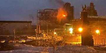 Была серия взрывов, закрывали аэропорты: дроны атаковали несколько регионов России. ВИДЕО