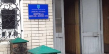 Засуджений побив працівника колонії на Хмельниччині