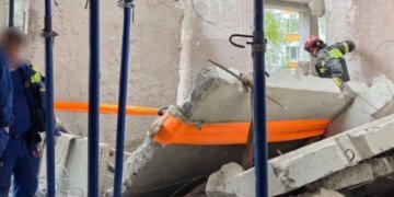 В Москве обрушились четыре этажа школы: есть погибшие