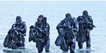 Тайная операция Трампа: «морские котики» США высаживались в Северной Корее и убили рыбаков вместо военных