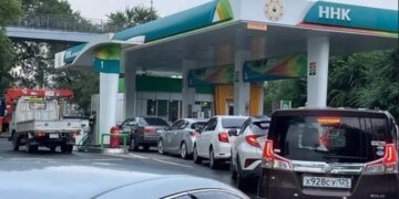 Россияне в шоке: цены на бензин улетели в космос. ВИДЕО
