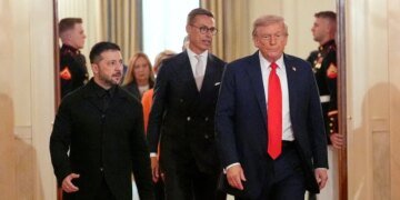 Офис президента уточнил время переговоров Зеленского с Трампом