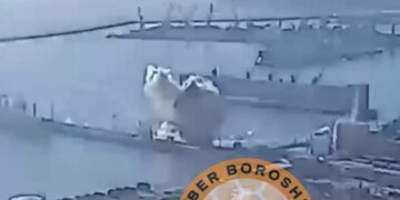 Морские дроны ВСУ после Новороссийска повернули на порт Туапсе: куда попали. ВИДЕО