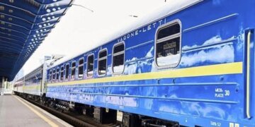 Под атакой российских дронов оказалась железнодорожная инфраструктура Одесской области, движение поездов задерживается