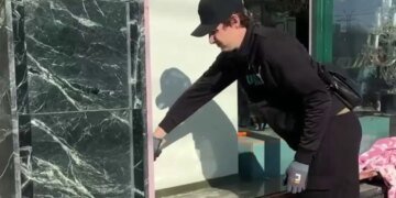 Запорожье оправляется после атаки россиян: новые кадры. ВИДЕО