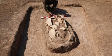 Гробниці були під водою: сильна посуха в Іраку відкрила поховання віком понад 2300 років
