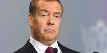 Розчарований Медведєв розмріявся, що “Трамп повернеться” на бік Росії