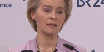 ЄС планує заборонити імпорт СПГ з Росії, – Урсула фон дер Ляєн