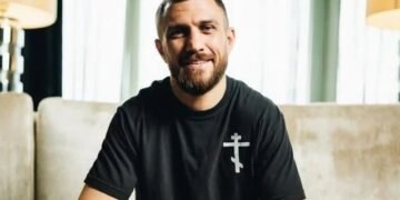 Украинский боксер Ломаченко заявил о завершении профессиональной карьеры