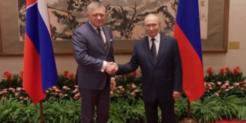 Фіцо зустрівся з Путіним у Пекіні