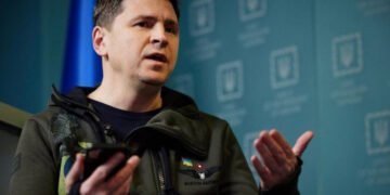 Подоляк: Китай здатен зупинити війну росії проти України “одним натиском важеля”