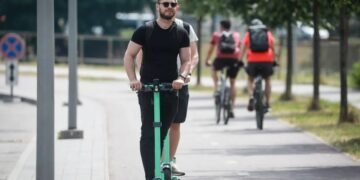 Де можна купити самокат або велосипед в Україні?