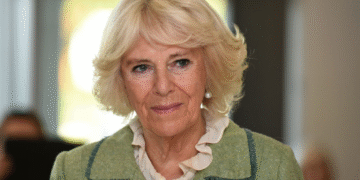 Королева Камілла розповіла, як у юності відбилася від нападника в поїзді