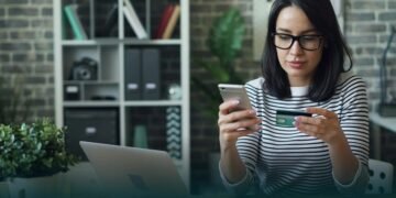 Население опередило бизнес по спросу на кредиты.