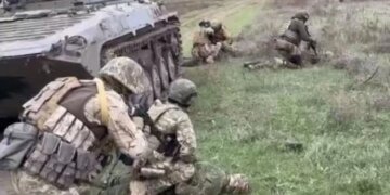 Под Купянском взяли в плен военного РФ, который едва спасся из лесного пожара. ВИДЕО