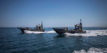 Морские пехотинцы обезвредили российскую лодку и экипаж. ВИДЕО