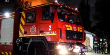 Атака дронов на Полтавскую область: к ликвидации последствий привлекли пожарный поезд Укрзализныци