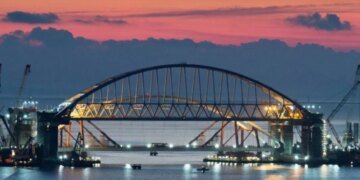 Украинские дроны не оставят Крым в покое: атаки на Крымский мост возможны