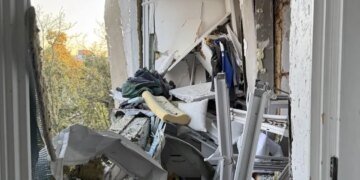 Российская ракета ПВО разнесла верхние этажи дома в Белгороде. ВИДЕО