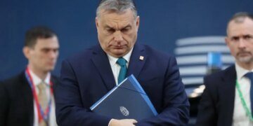 “Их разведка уже в вашем смартфоне”, –  Орбан сделал заявление об Украине и получил ответ из Киева