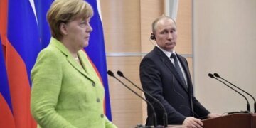 Меркель перед войной помогала укреплять армию России  — расследование Spiegel