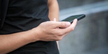 Вместо мобильной связи: в оккупированном Рубежном установили еще два таксофона