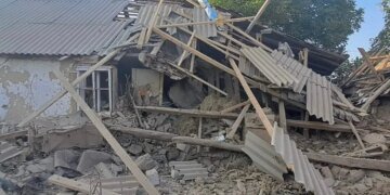 Разрушенные дома жителей двух районов Днепропетровской области из-за вражеских обстрелов. ФОТО