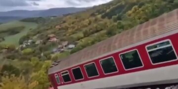 Вагоны полетели прямо в пропасть: в Словакии столкнулись скоростные поезда, много раненых