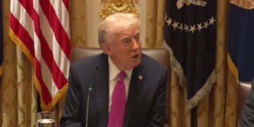 «Надеюсь, закончим войну до передачи Томагавков», – Трамп снова верит Путину