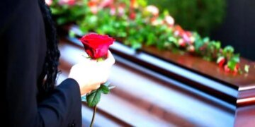 Мужчина «воскрес» на своих похоронах — и все ради эксперимента