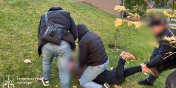 В Киеве поймали экс-патрульного, который продавал «бронь» за $10 тысяч