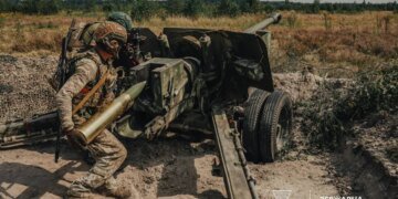 Российские захватчики продолжают штурмовать позиции украинских защитников