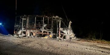 Стало известно о первом погибшем от атаки на автобус в районе Сум