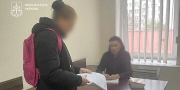 Жестокий инцидент в Киеве: женщина выбросила собаку с пятого этажа во время ссоры