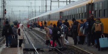 В Николаевской области перебои с электричеством из-за ударов РФ, задерживается ряд поездов