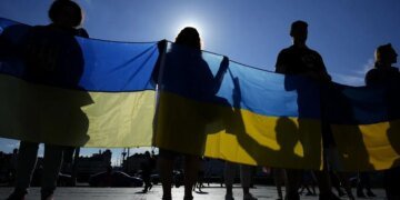 Украинцам раздадут по 6,5 тыс. грн: кто получит «Зимнюю еПоддержку»