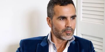 “Перестань нас принижувати”: перший чоловік Дженніфер Лопес заявив, що акторка зрадила йому у шлюбі