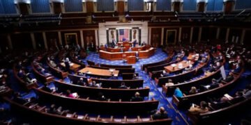 CNN: Уряд США призупиняє роботу