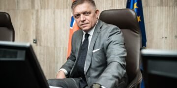Фіцо збурив Словаччину пропозицією відкласти місцеві вибори