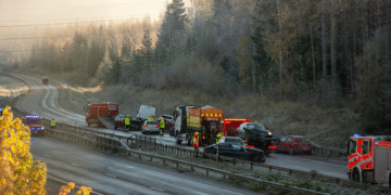 Через туман зіткнулися понад 30 авто: подробиці з Фінляндії