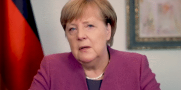 Естонський депутат про Меркель: “Не знаю, прикидається вона дурепою чи справді дурепа”