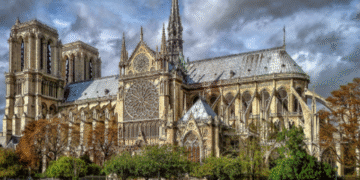 Сховані ножі для «влаштування різанини»: у соборі Нотр-Дам знайшли лист із попередженням