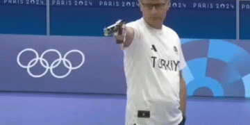 Стрілець-легенда Юсуф Дікеч показав свій фірмовий стиль і виборов потрійне золото для Туреччини