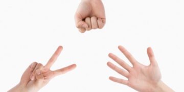 Вчені розкрили трюк, який допоможе виграти у грі “камінь, ножиці, папір”