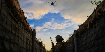“Дрон проти дрона”: окопної війни в Україні більше немає, швидкого розв’язання проблеми “кілзони” не існує, – Politico